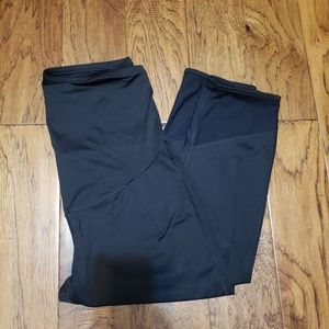 A:glow black maternity activewear capris large